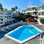 Sunshine, Pool &