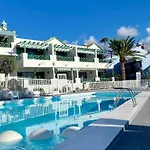 Sunshine, Pool & Apartment *