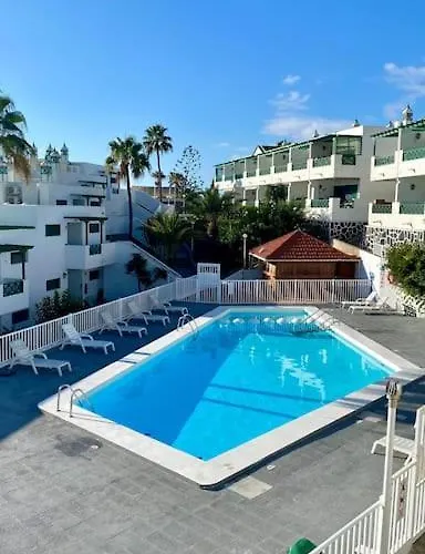 Sunshine, Pool &